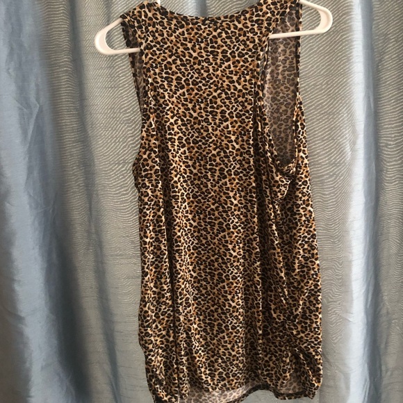 Warehouse One 2x  Brown/ tan ruched sides- 23” pit to pit. New or like new - Picture 6 of 6